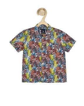 leaf print shirt with patch pocket