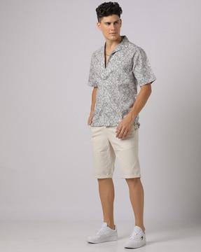 leaf print shirt with patch pocket