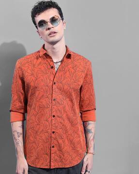 leaf print shirt with patch pocket