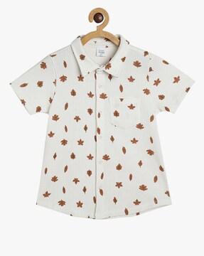 leaf print shirt with patch pocket