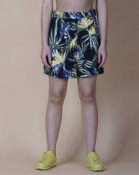 leaf print shorts with elasticated waist