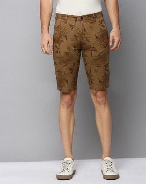 leaf print shorts with insert pockets