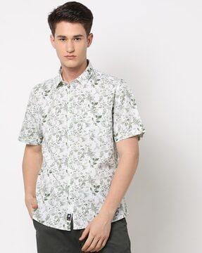 leaf print slim fit shirt with patch pocket
