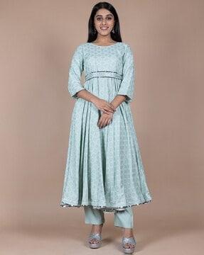 leaf print straight kurta set with waist tie-up