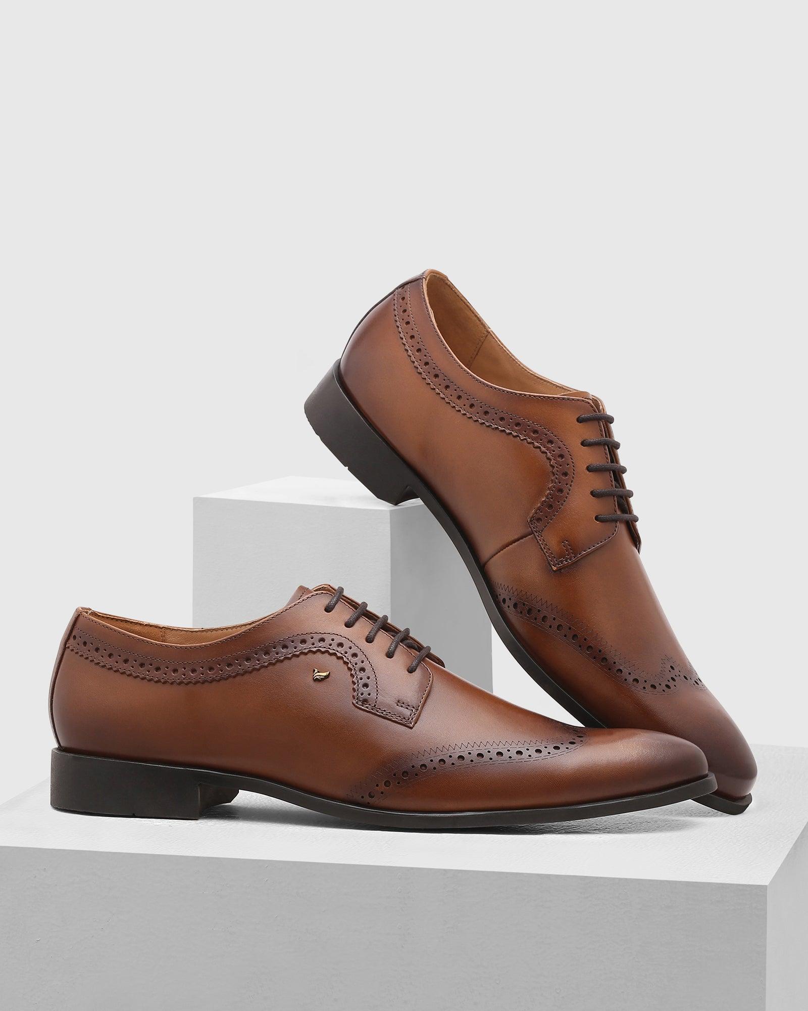 leather derby shoes in tan (qoet)