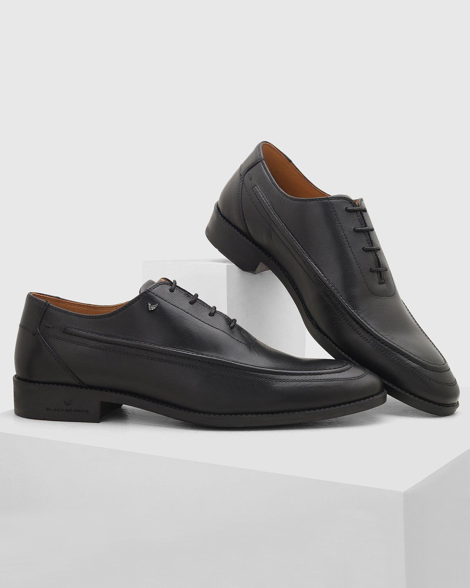 leather oxford shoes in black (ruby)