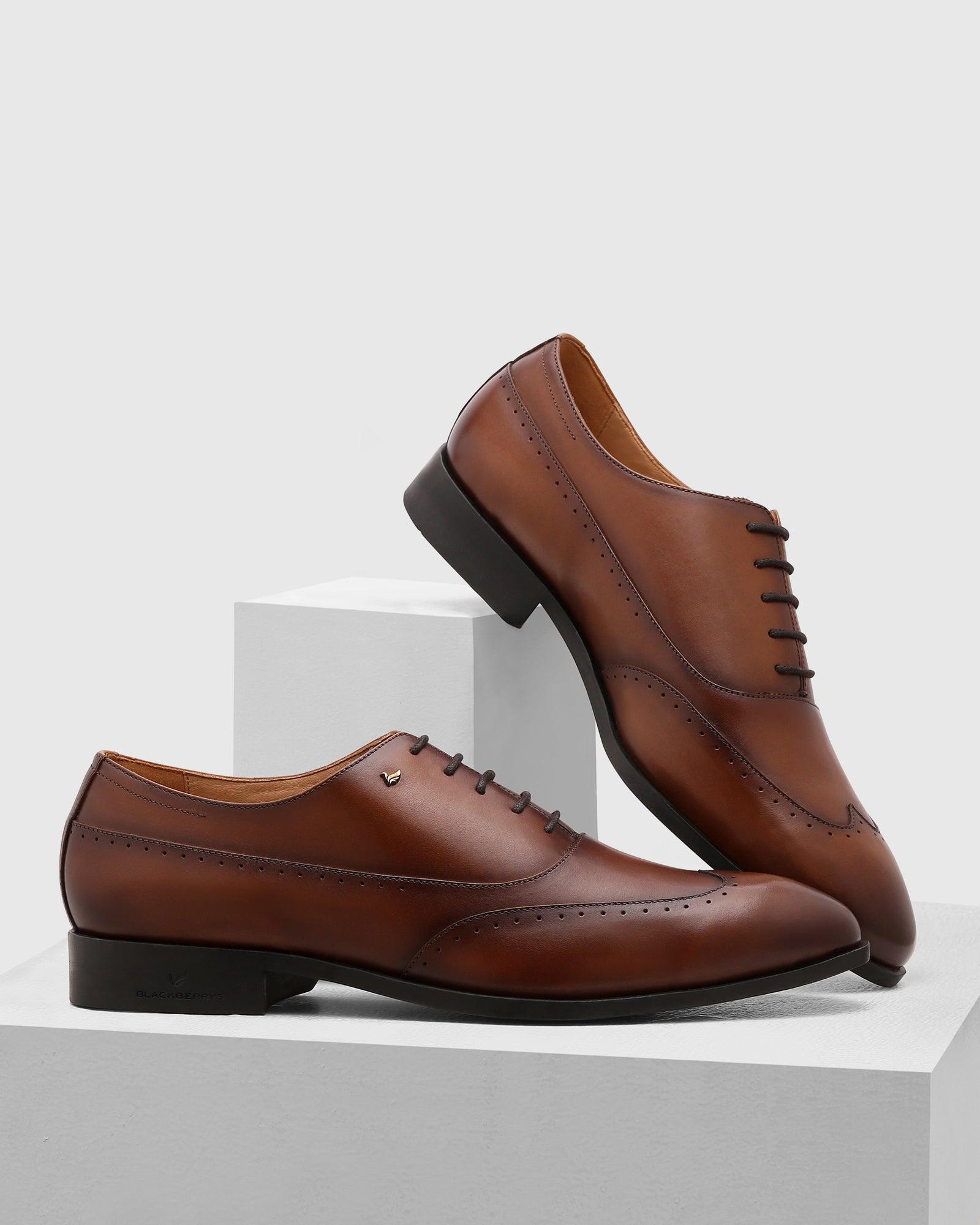 leather oxford shoes in tan (qusso)