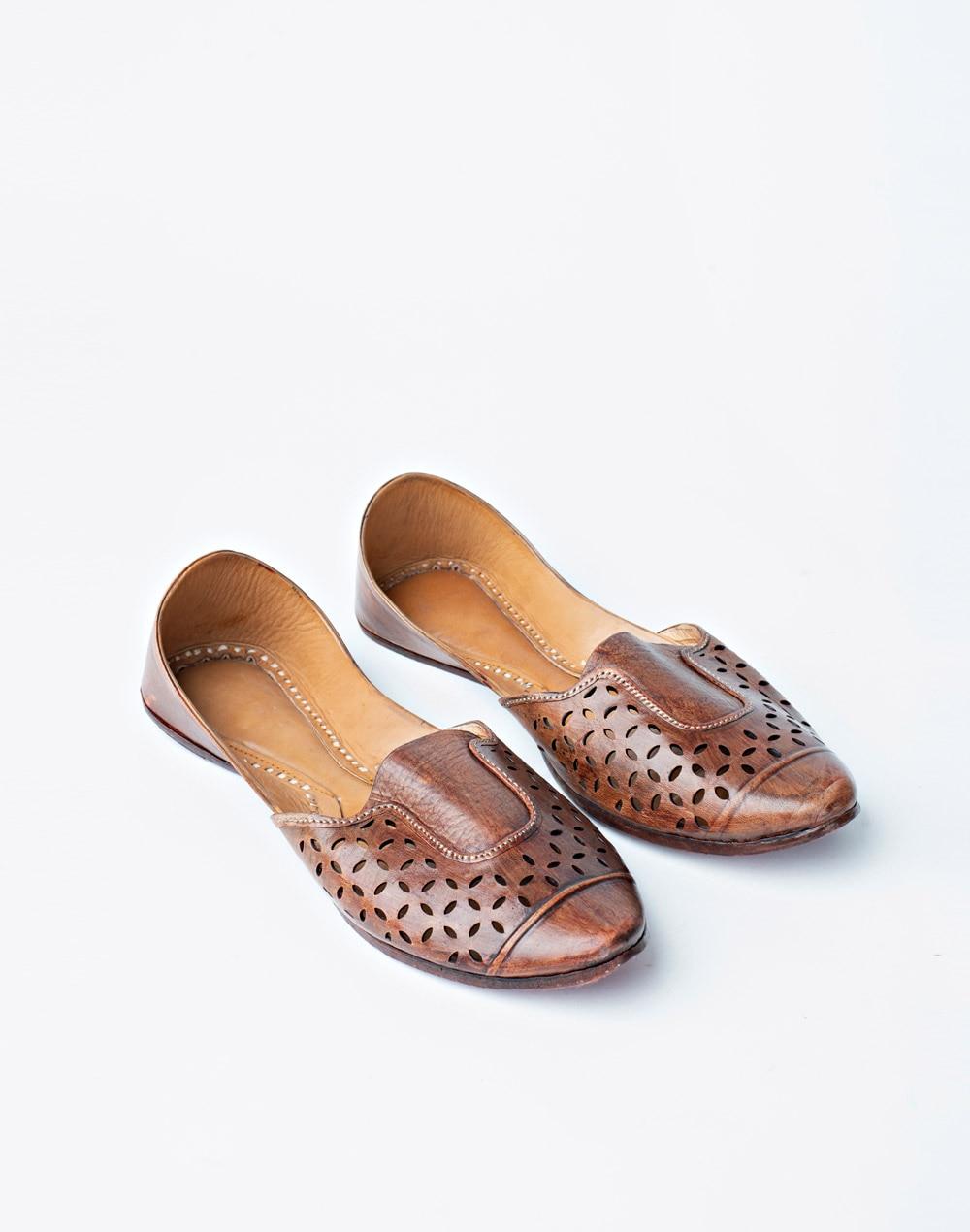 leather perforated juttie