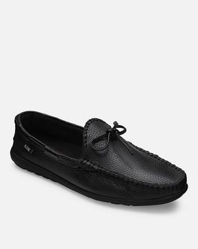 leather slip-on loafers with bow accent