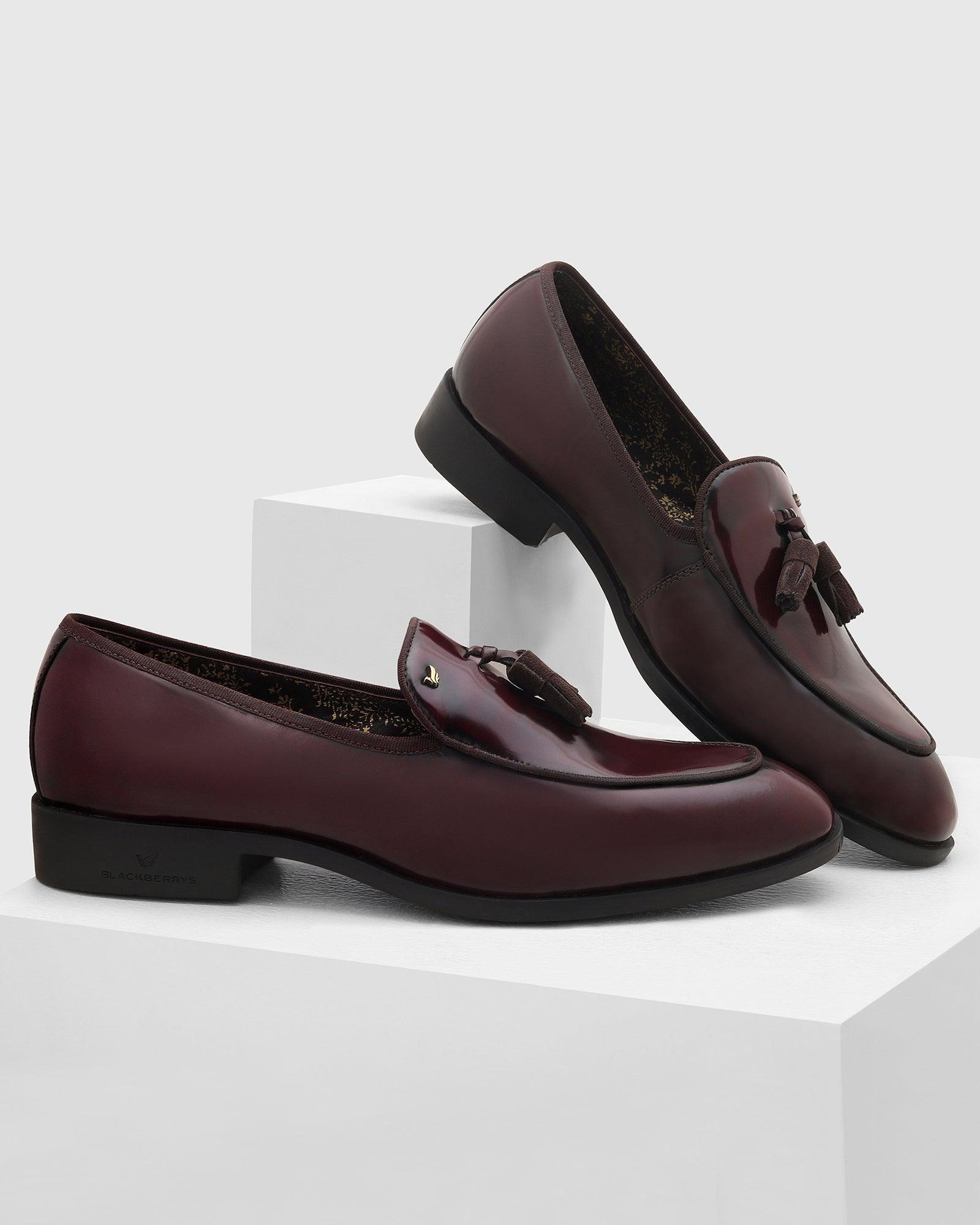 leather slip on shoes in burgundy (rubber)