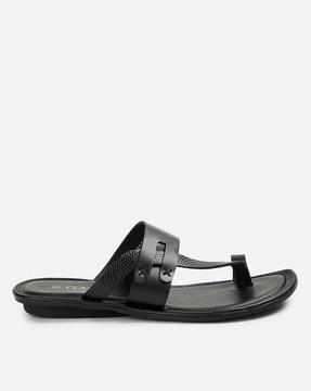 leather toe-ring flip flops