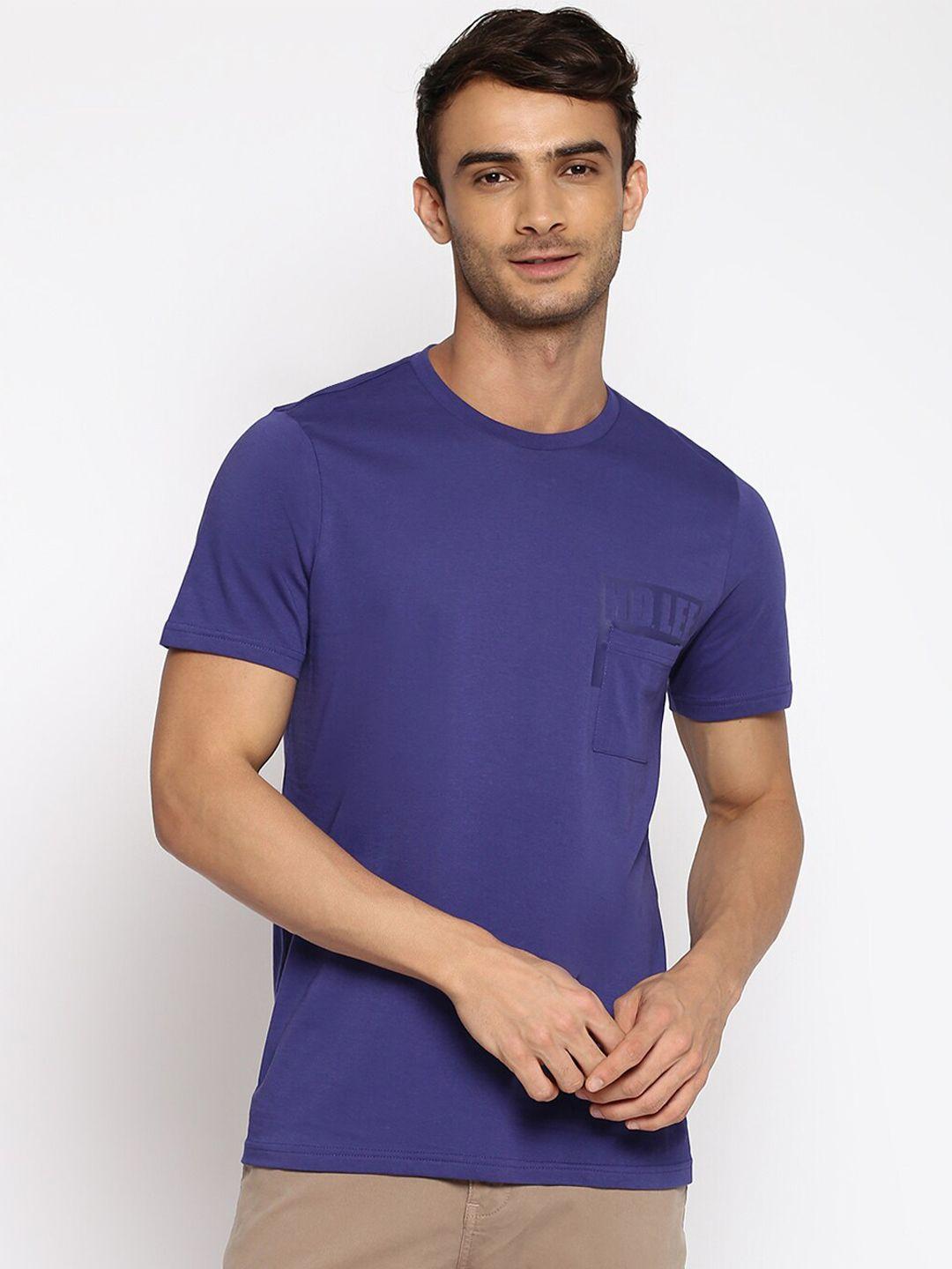 lee men navy blue pockets slim fit t-shirt