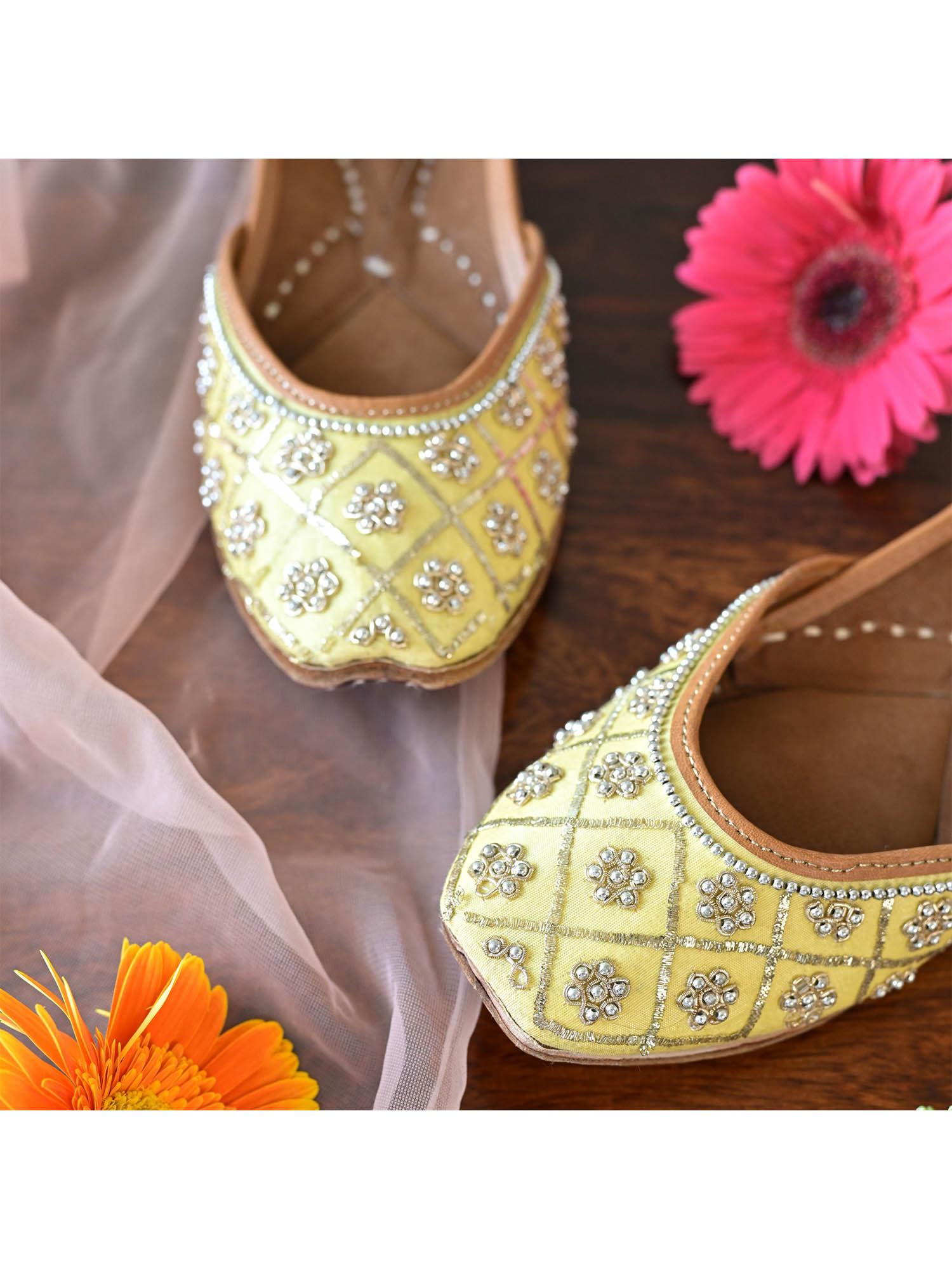 leila embellished juttis yellow