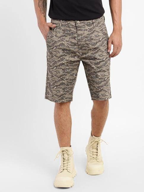 levi's khaki cotton slim fit printed shorts