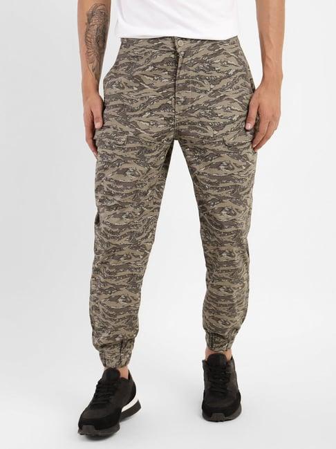 levi's khaki regular fit camouflage jogger pants