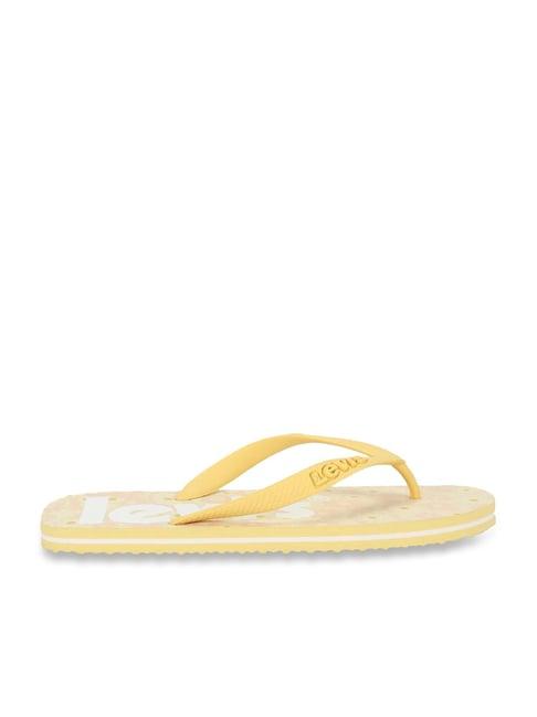 levi's men's beige flip flops