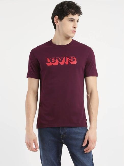 levi's violet regular fit logo printed t-shirt