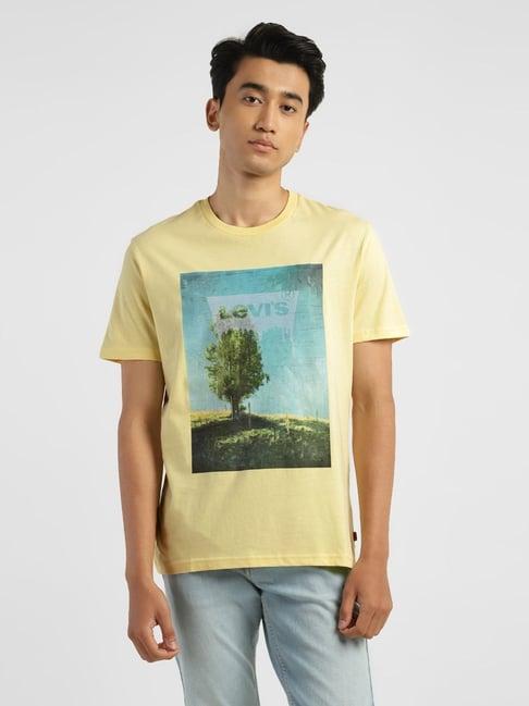 levi's yellow cotton regular fit printed t-shirt