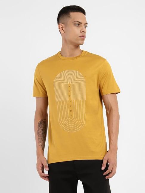 levi's yellow pure cotton regular fit printed t-shirt