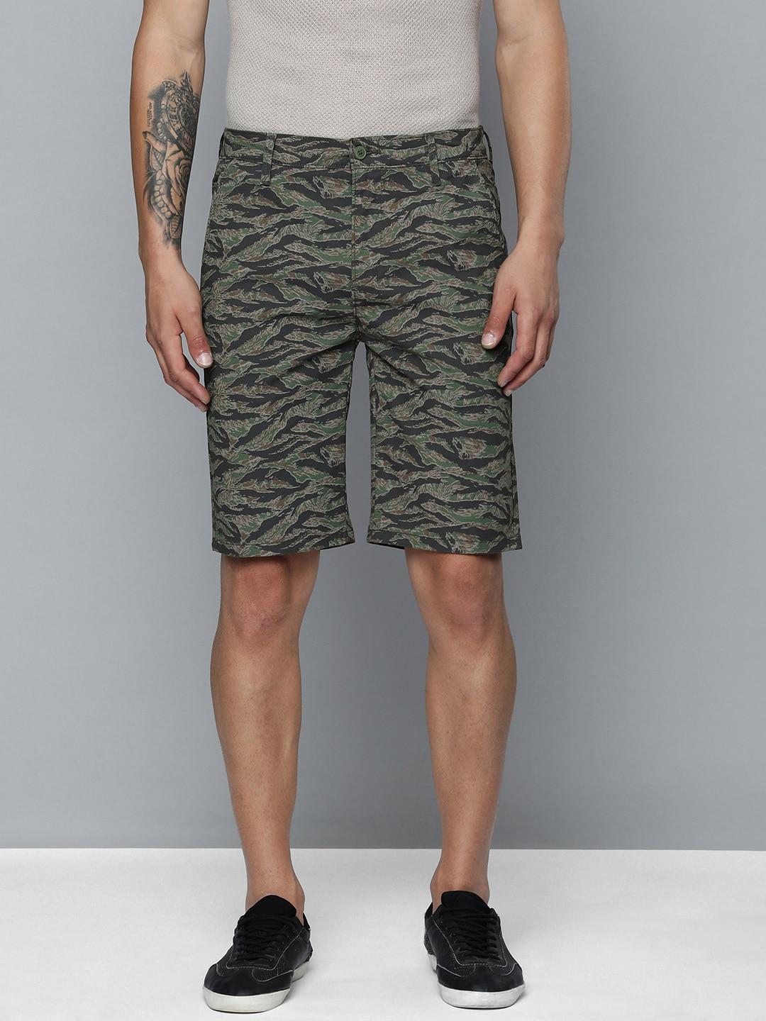 levis men printed slim fit shorts