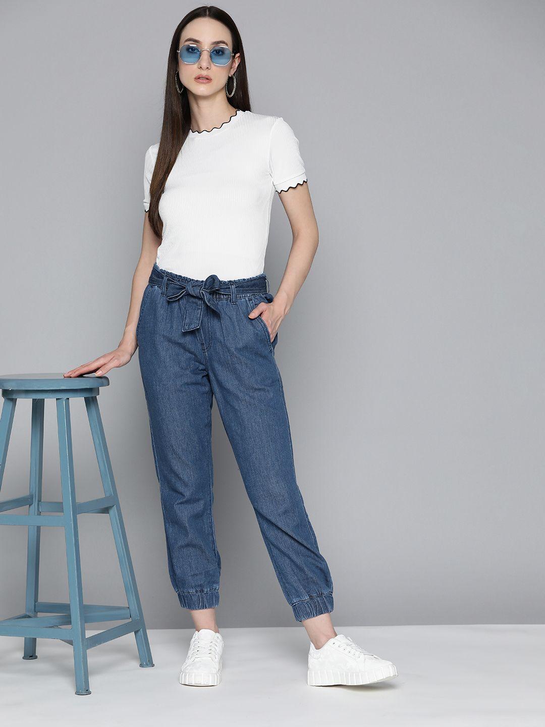 levis women chambray joggers with tie-up belt