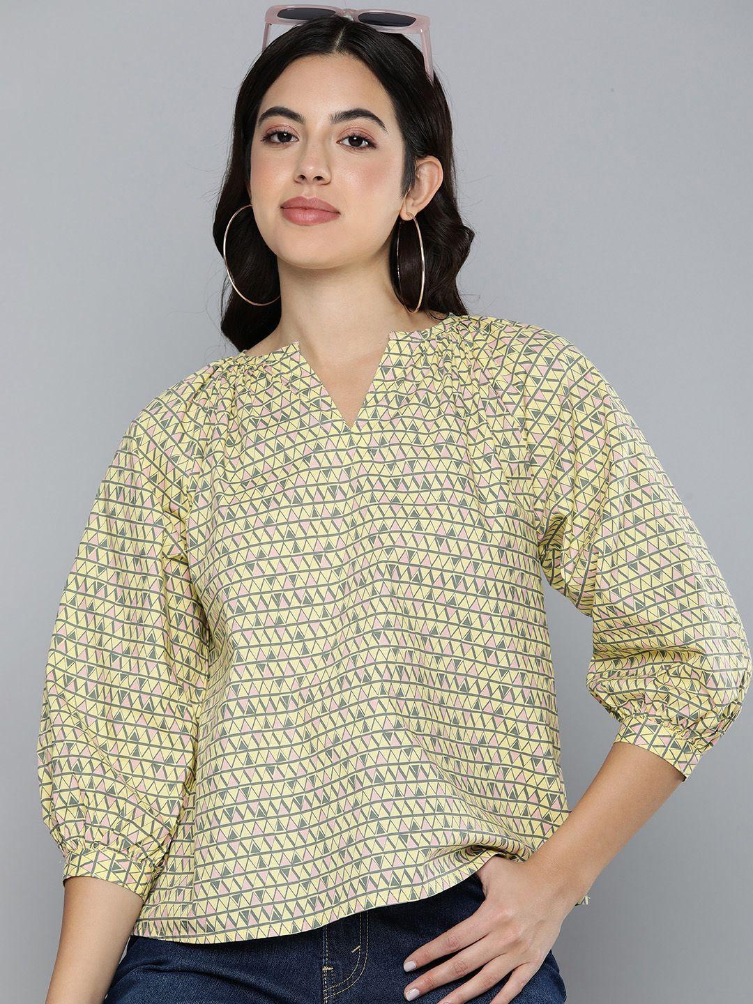 levis geometric print top