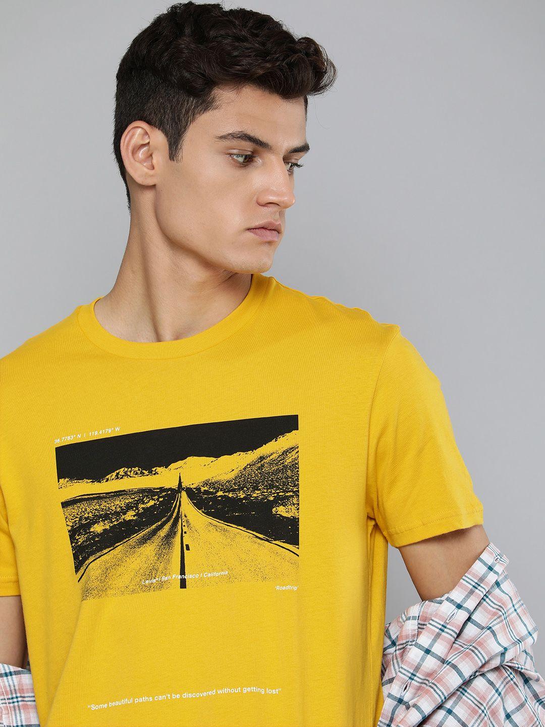 levis men yellow & black printed pure cotton t-shirt