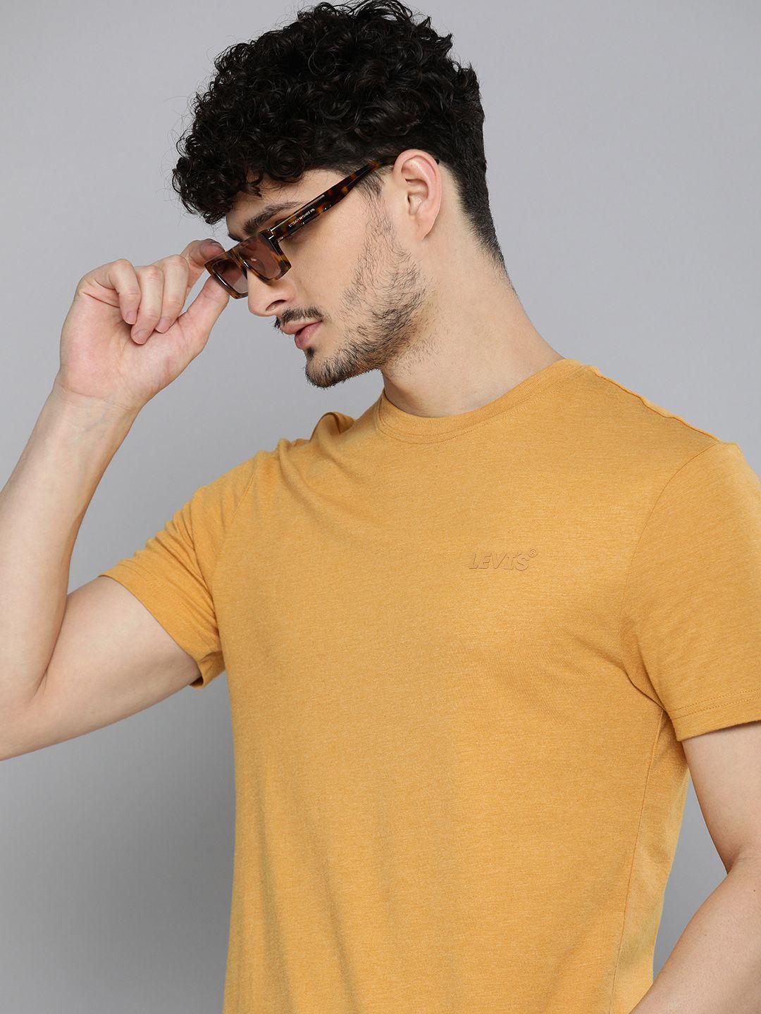 levis round neck solid slim fit t-shirt