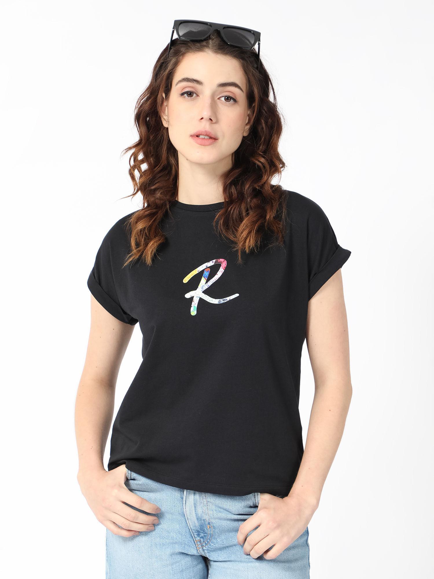 lia black t-shirt