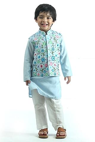 light blue raw silk floral machine embroidered bundi jacket set for boys
