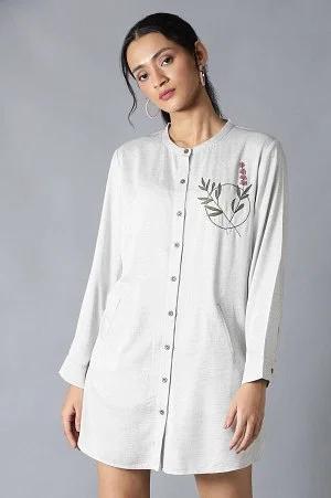 light grey yarn-dyed tunic with thread embroidery in mandarin neck