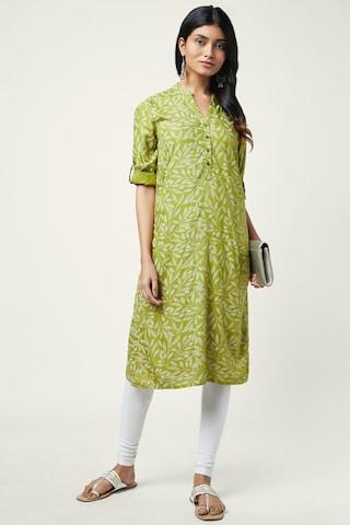 light green floral print casual mandarin 3/4th sleeves knee length women regular fit kurta