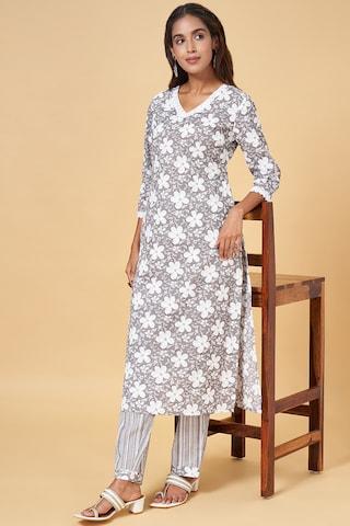 light grey print casual 3/4th sleeves v neck women regular fit  pant kurta set