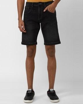 lightly washed shorts with 5-pocket styling