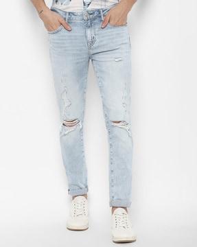 lightly washed skinny jeans