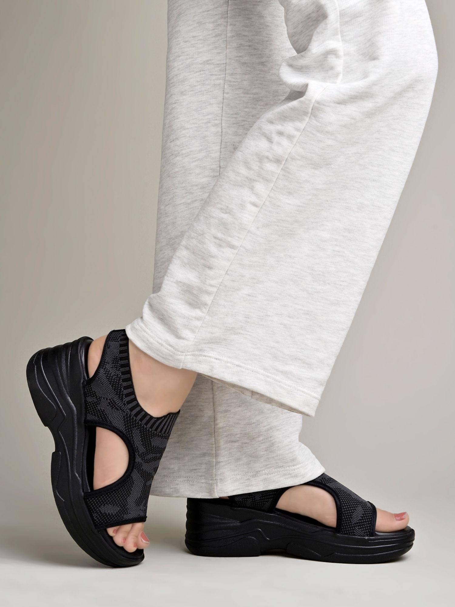 lightweight comfortable & trendy flatforms black sandals