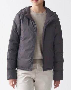 lightweight pocketable hooded down jacket