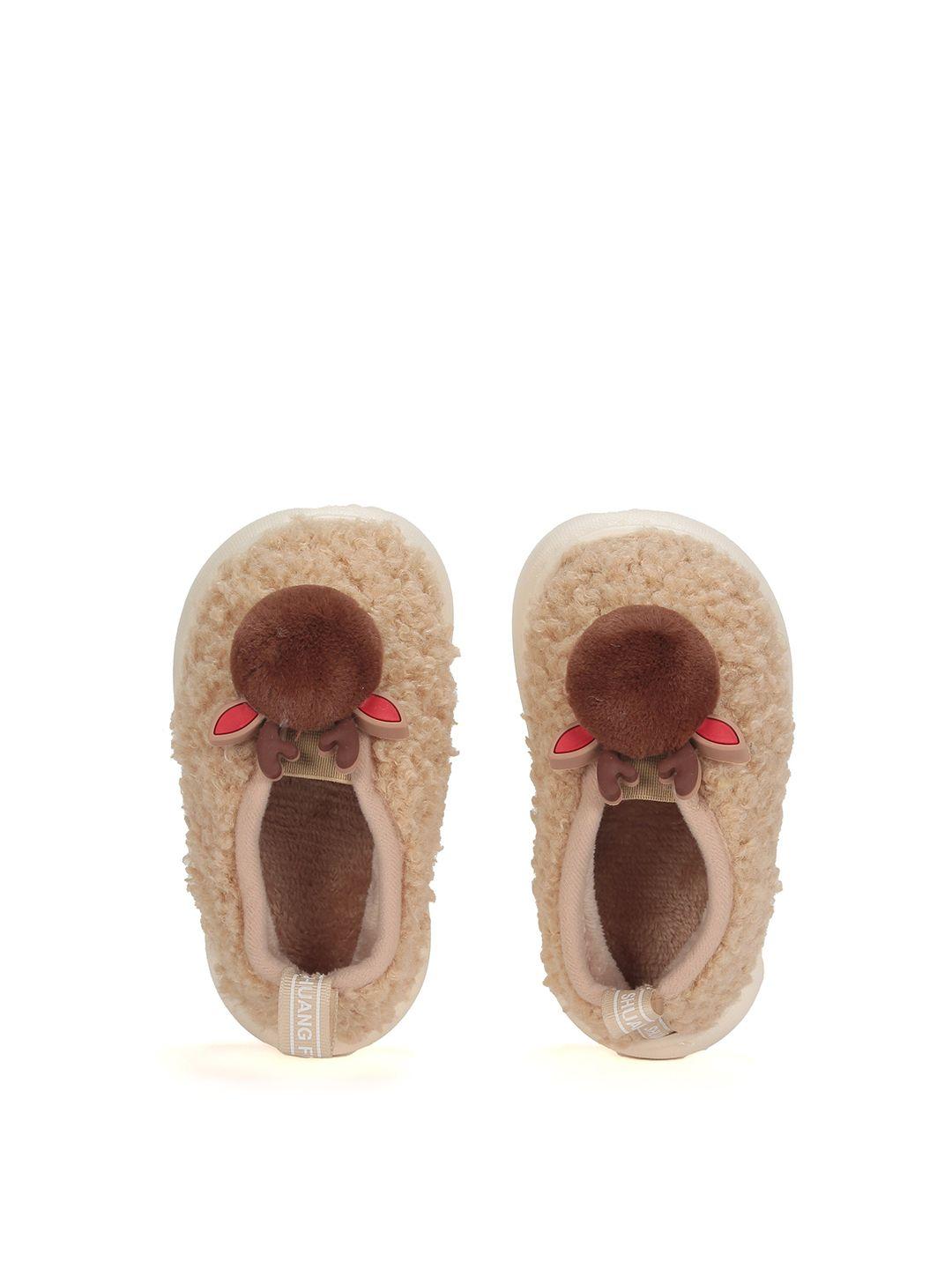 lil lollipop unisex kids beige & brown printed room slippers