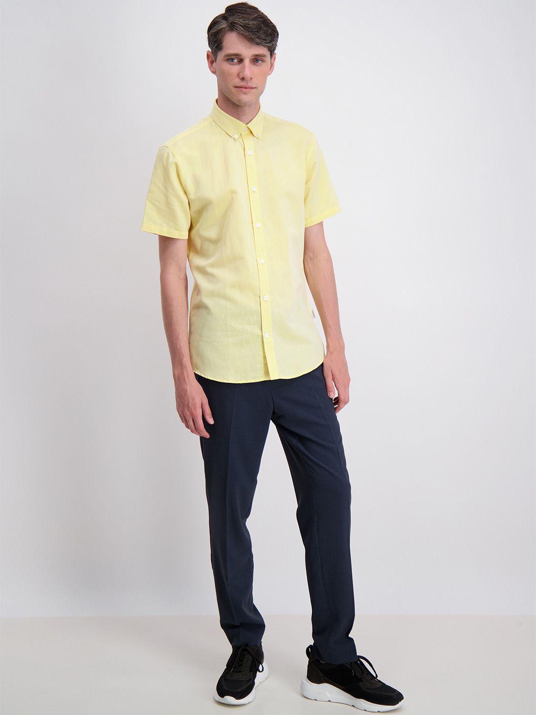 lindbergh men yellow button-down slim fit casual shirt