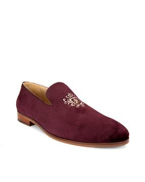 loafers with embroidery