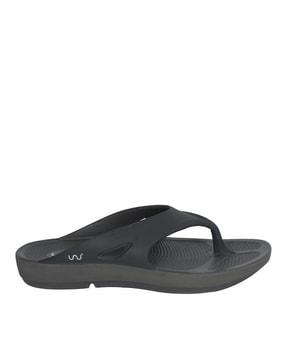 logo print thong-strap flip-flops