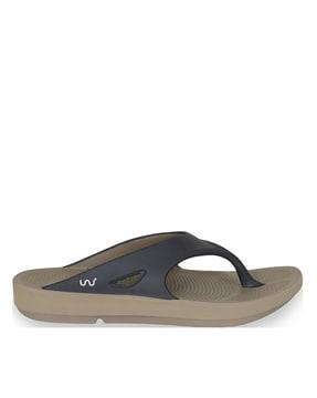 logo print thong-strap flip-flops