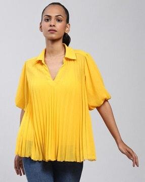 loose fit accordion pleated top with inner slip