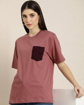 loose fit crew-neck t-shirt with patch pocket