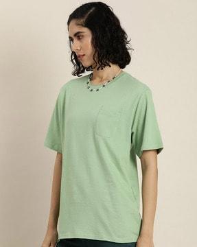 loose fit crew-neck t-shirt with patch pocket