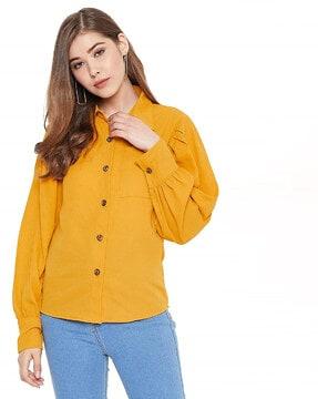 loose-fit shirt with bishop sleeves