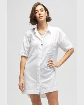 loose fit shirt with patch pockets