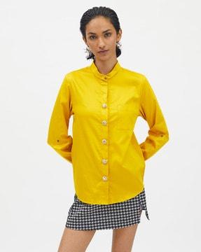 loose fit shirt with patch pockets