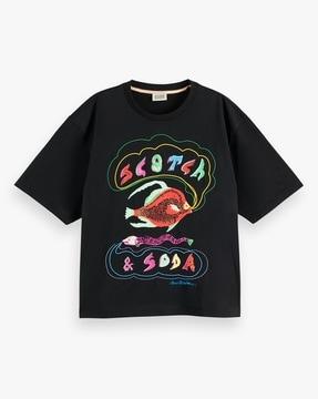 loose fit t-shirt with front artwork