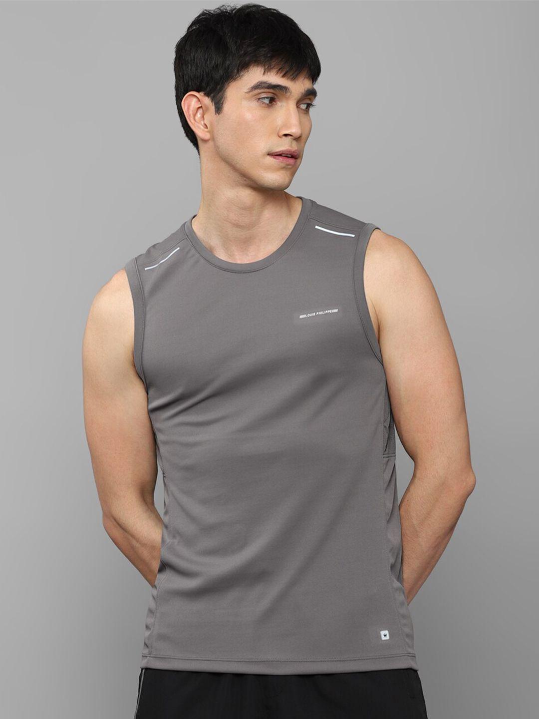 louis philippe men grey slim fit t-shirt